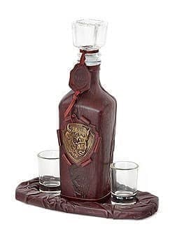 Кожаный декоративный футляр "Сибирь" с графином и стопками
